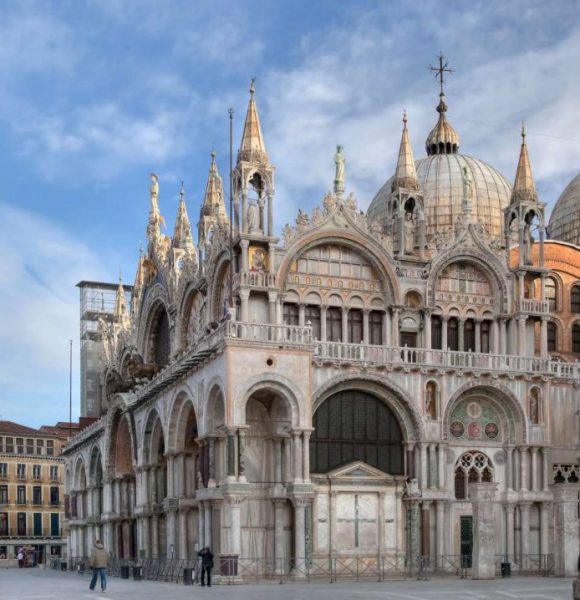 Cathedral-of-San-Marco-1400